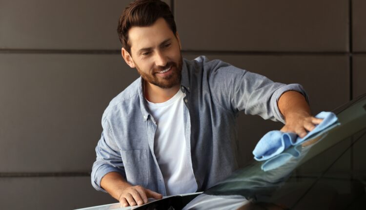 لتنظيف سيارتك بنفسك