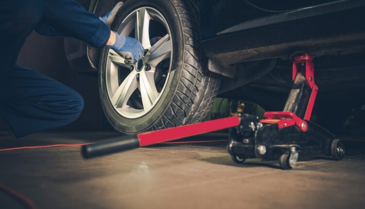 Replacing car tire