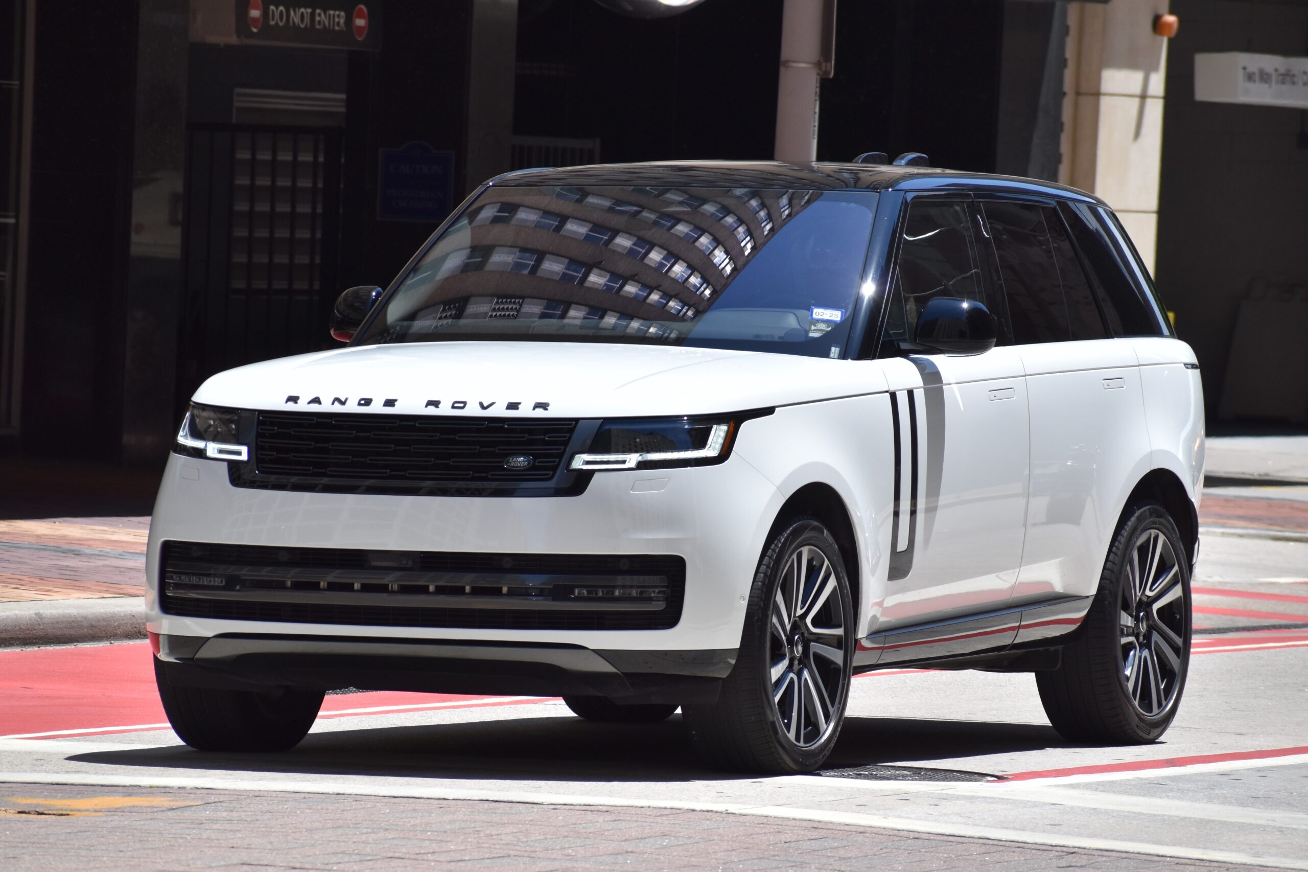 Range Rover SV
